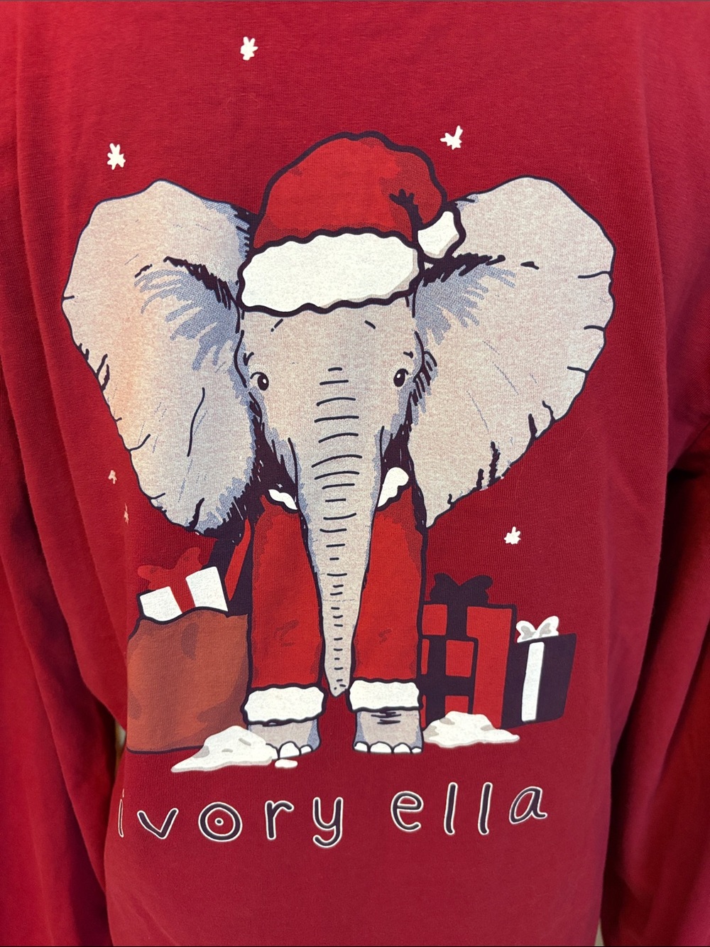 Ivory Ella Graphic T-Shirt Christmas Elephant Long Sleeve Cranberry Red Large